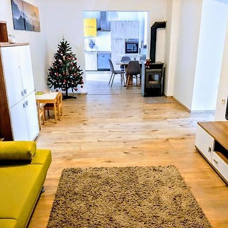 Zoe Apartment มาริบอร์ ภายนอก รูปภาพ