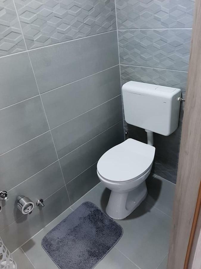 Zoe Apartment มาริบอร์ ภายนอก รูปภาพ