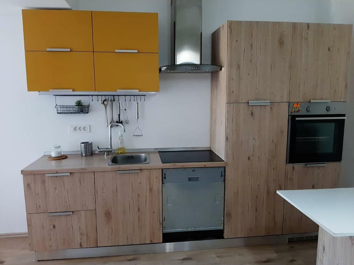 Zoe Apartment มาริบอร์ ภายนอก รูปภาพ